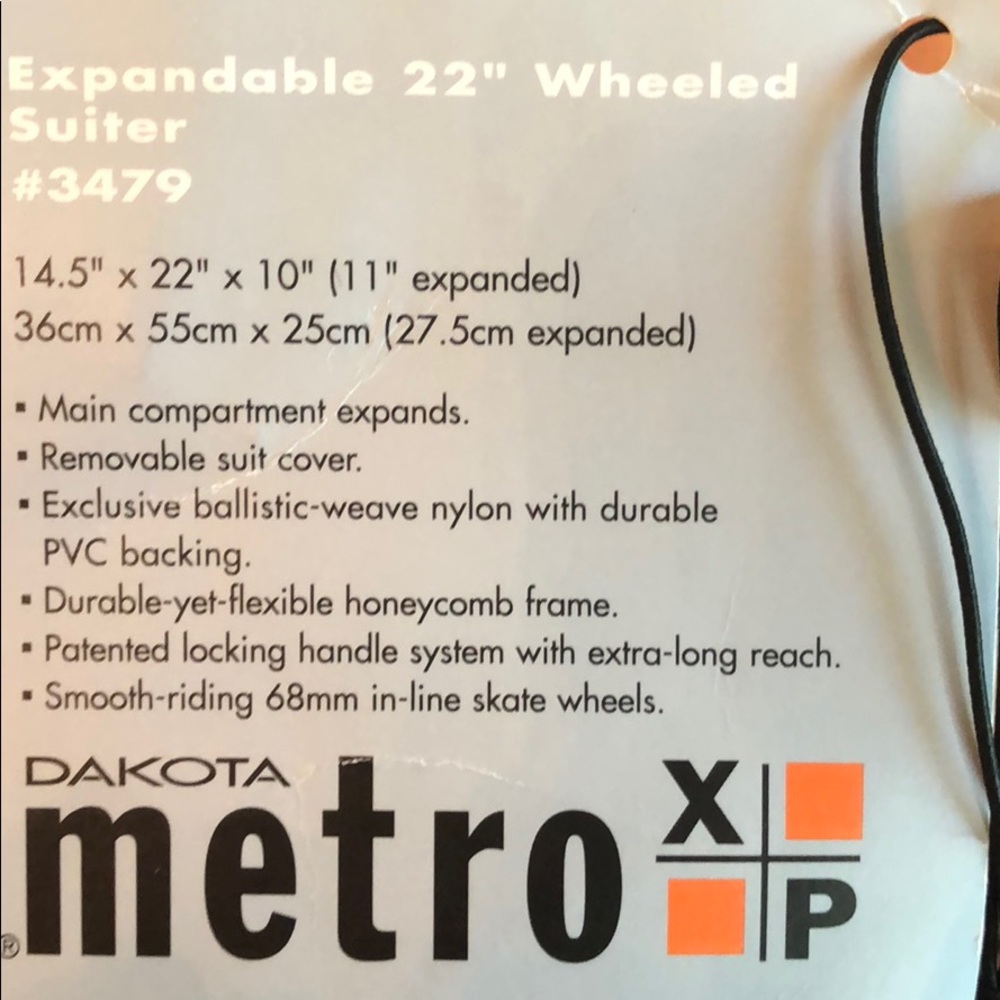 Metro 22 inch expandable carry-on